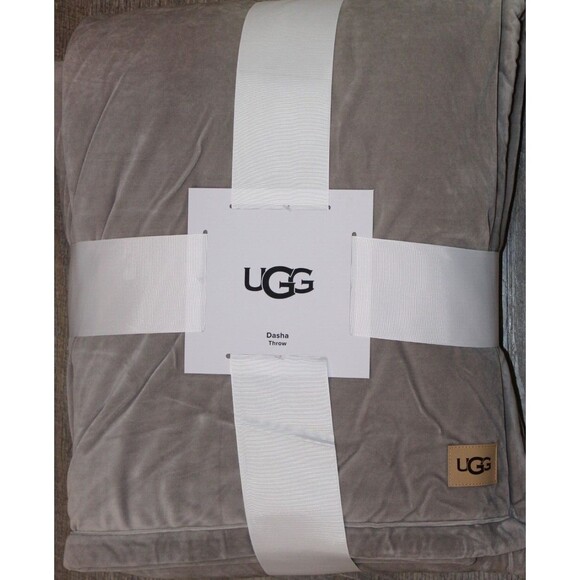 UGG Dasha Reversible Shearling Lined 50" x 70"‎ Throw Blanket Gray NEW! - Picture 1 of 4